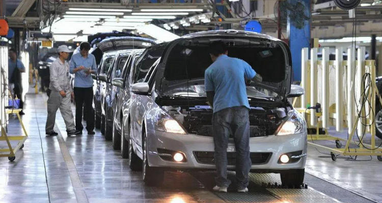 新車開了一段時間發動機聲音大怎么回事