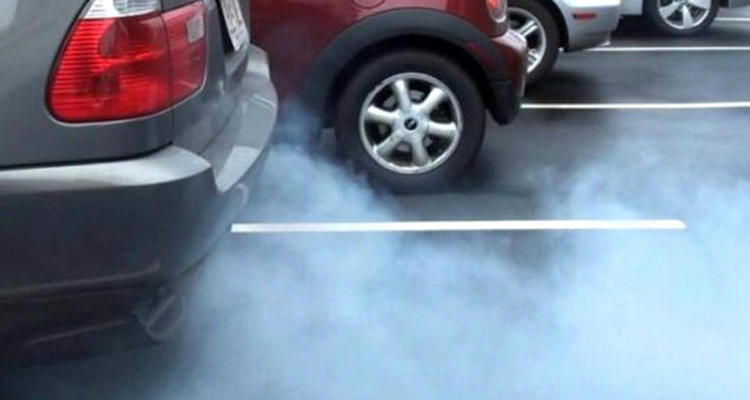 汽車冒白煙是不是燒機油