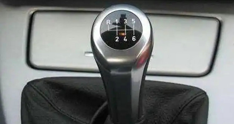 手動(dòng)擋掛不上倒擋是怎么回事