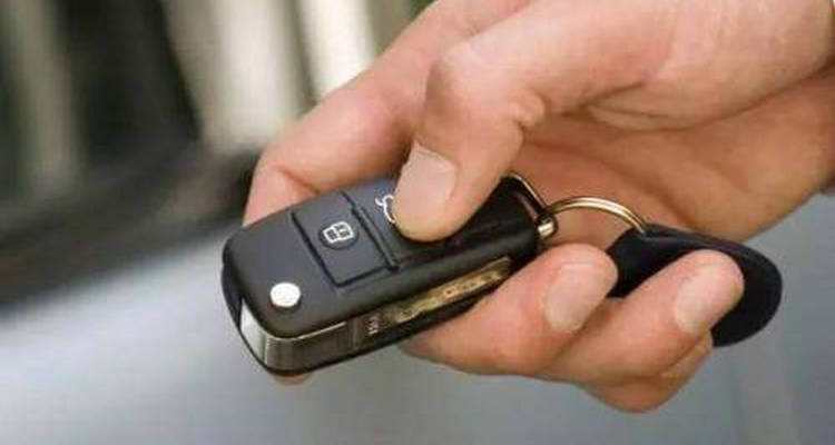 無鑰匙進入失效但是遙控鑰匙能用