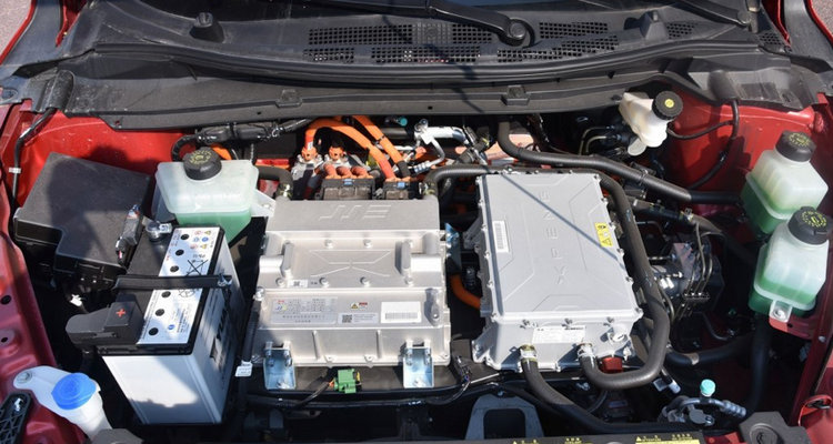 新能源汽車前機艙有哪些零部件