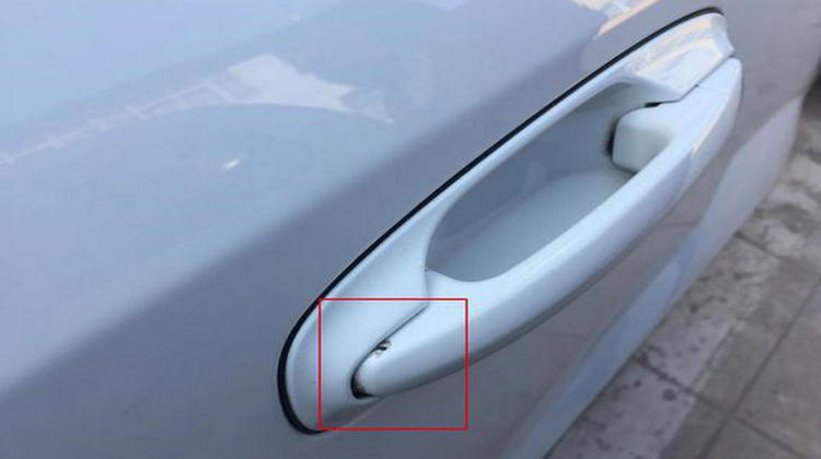 車門外拉手被強行拉壞怎么修