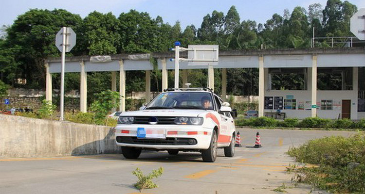 科目二坡道定點停車和起步扣分標準