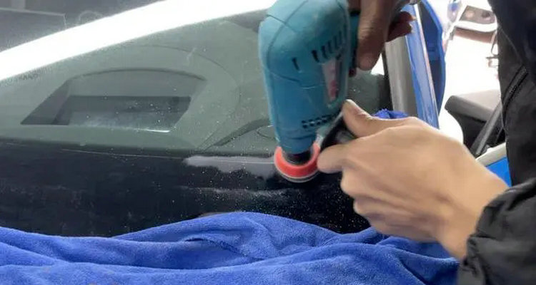 汽車玻璃輕微劃痕怎么修復