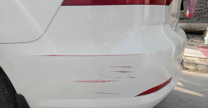汽車輕微劃痕怎么修復