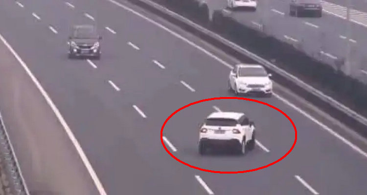 機動車在公路上逆行扣幾分