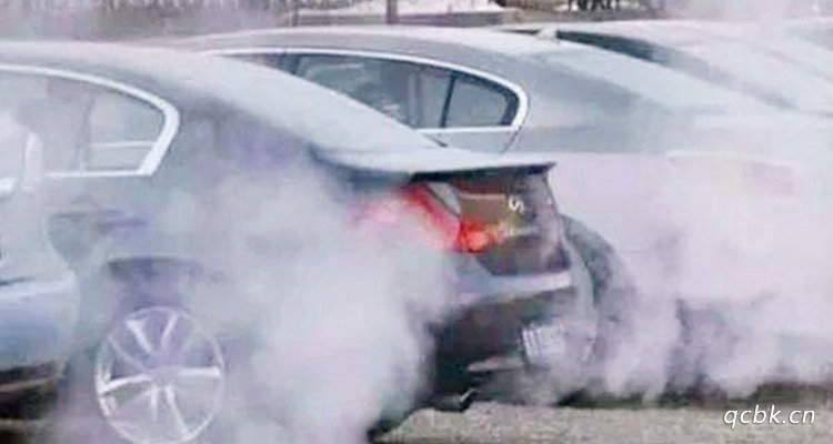 汽車?yán)鋯?dòng)尾氣汽油味大原因