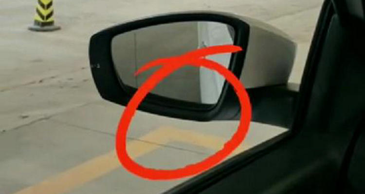 科目二側(cè)方位停車最簡單的找點(diǎn)方法