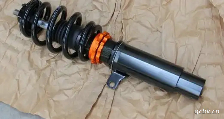 新換的減震器咯吱咯吱響是怎么回事