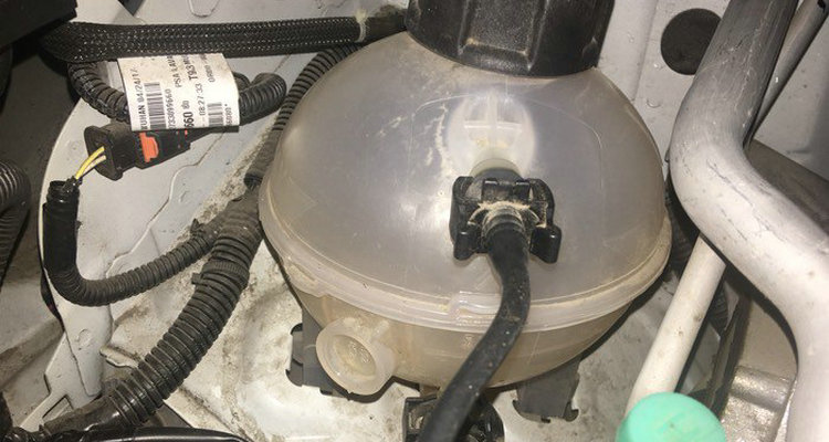 防凍液消耗快的原因及解決方法