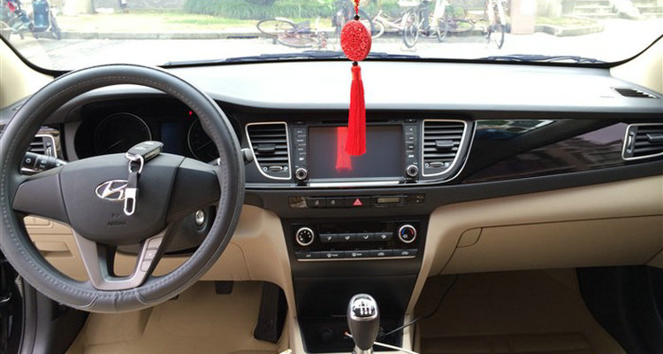 方向盤左右有間隙怎么調整