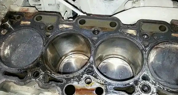 怎么清洗發動機內部積碳