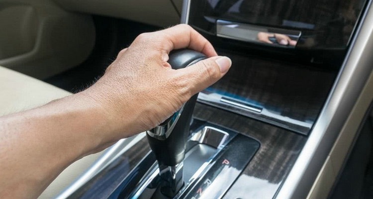 自動擋起步抖動是怎么回事