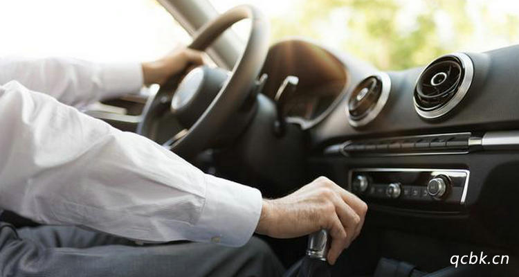 自動擋車熄火怎么推著走