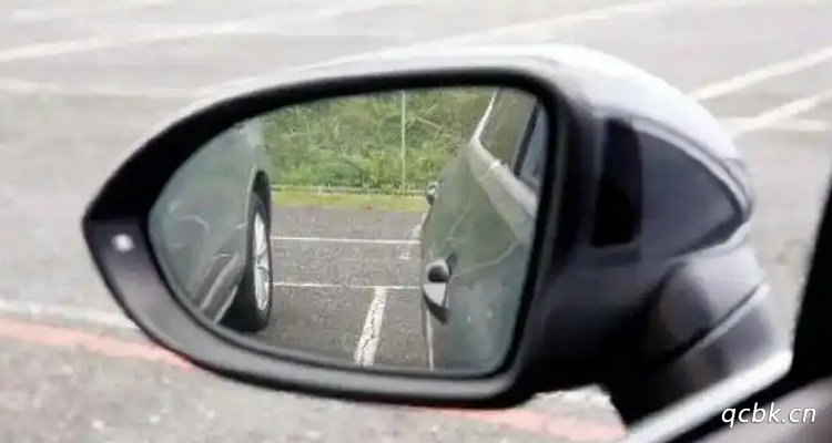 調左右后視鏡的最佳位置