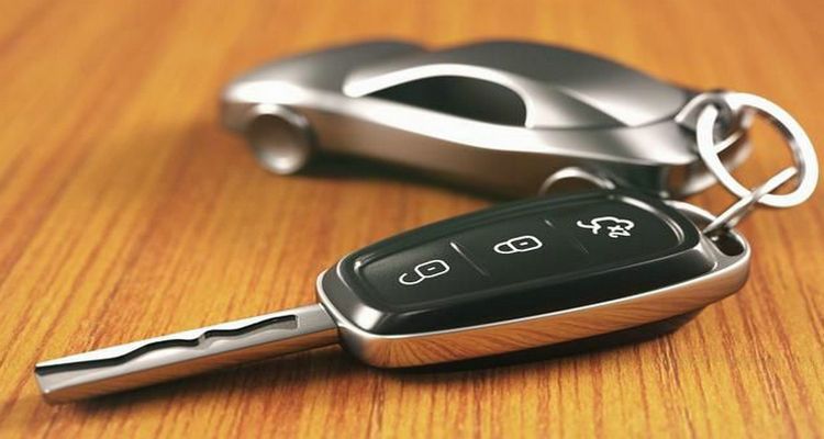 車鑰匙鎖在車里面該怎么辦