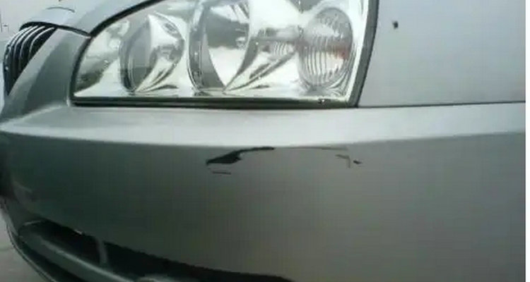 汽車蹭了一點(diǎn)漆怎么處理