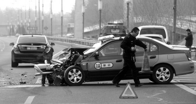 車(chē)禍雙方都有責(zé)任怎么理賠