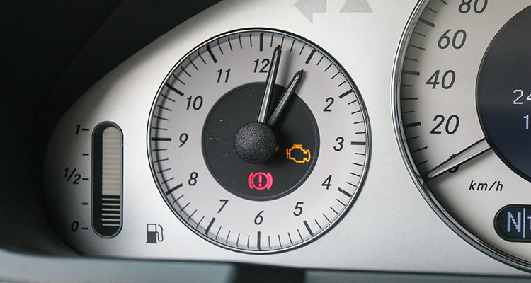 怠速時轉速表指針不穩定怎么回事