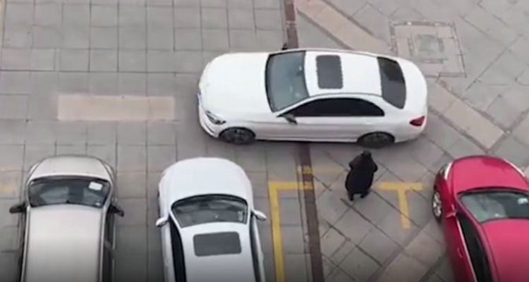 車子被擋住聯系不到車主怎么辦