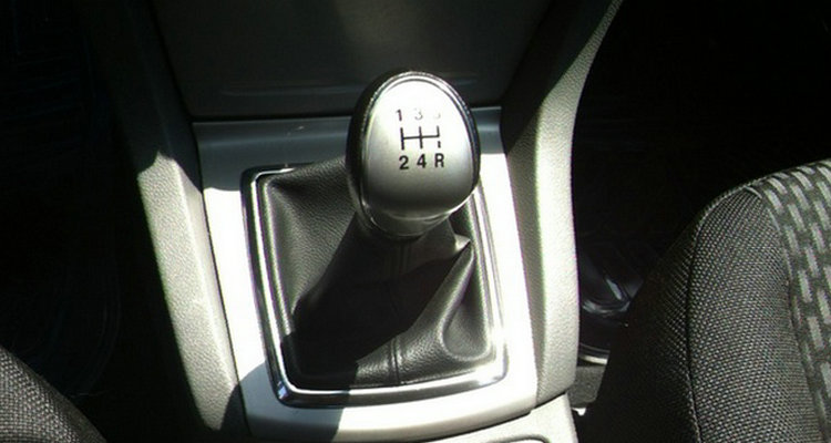 檔位掛不進去怎么回事手動擋