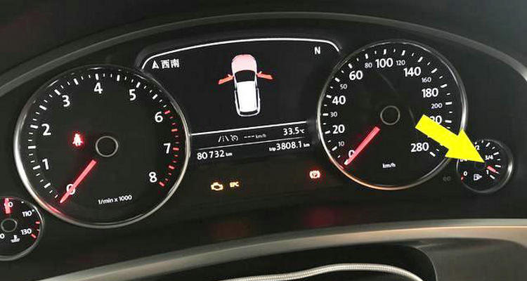 加滿油油表不動怎么回事