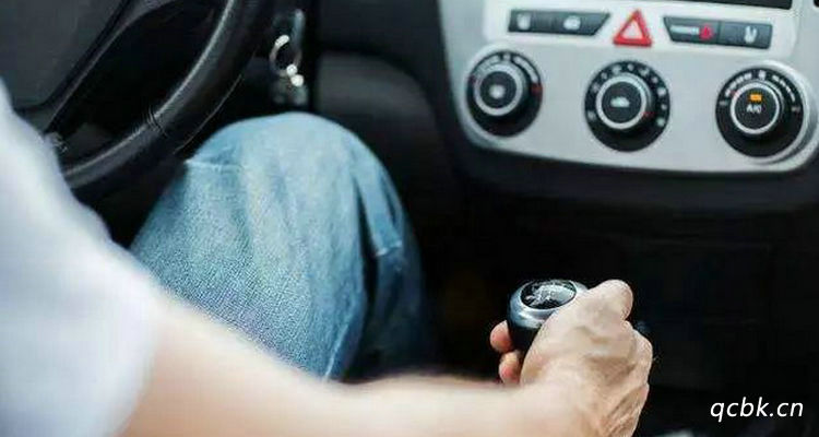 手動擋車子怎么起步