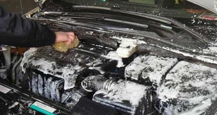 清洗發動機艙怎么清洗