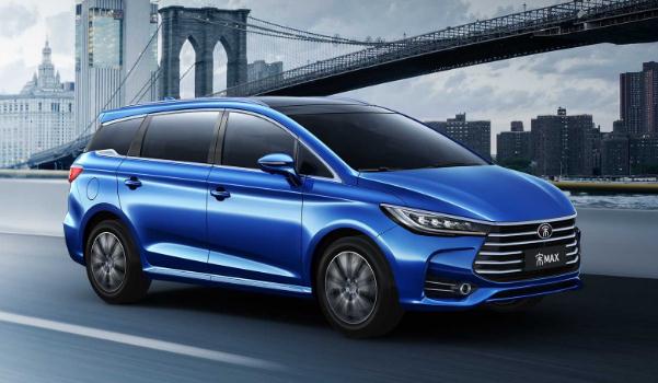 10萬左右有什么車，吉利帝豪顏值高（價格也適中）