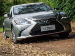 享譽全球的經典車型 雷克薩斯es300h新款價格多少