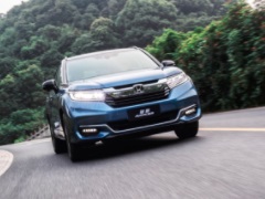 本田冠道和urv測(cè)評(píng) 本田冠道和urv哪個(gè)好