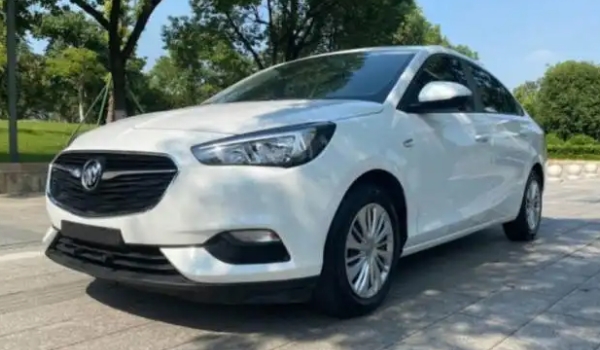 別克凱越車怎么樣,動力夠用油耗低(空間不算太小)