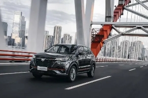 長安cs55plus藍鯨版2021款怎么樣,動力加速強勁(尺寸參數偏小)