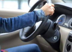 如何正確的使用（打）方向盤，方向盤對車有影響
