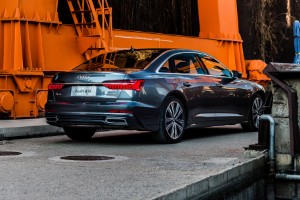 奧迪a6l有手動(dòng)擋嗎 沒(méi)有手動(dòng)擋車(chē)型(采用7擋濕式雙離合)