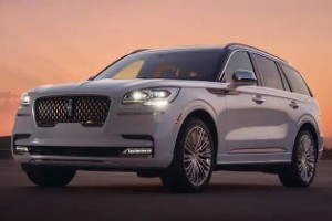 林肯飛行家的參數配置 搭載3.0T發動機(車身長達5米)