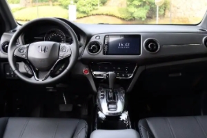 本田xrv內飾改裝效果圖 內飾簡約大方（功能區域分割明顯）