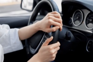 打方向盤有咯噔異響 及時到售后服務部門檢查（杜絕安全隱患）