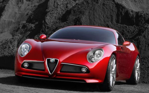 品牌創造至今已有110年 阿爾法羅密歐的車標歷史科普