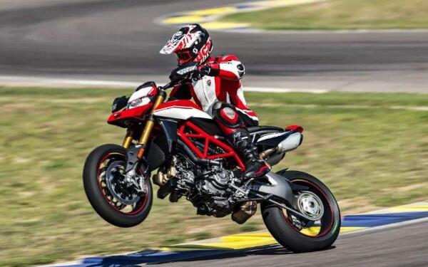 獨特的摩托車制造專家 杜卡迪車系有哪些