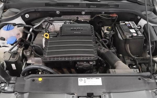 與發動機基本信息有關 發動機型號是什么	