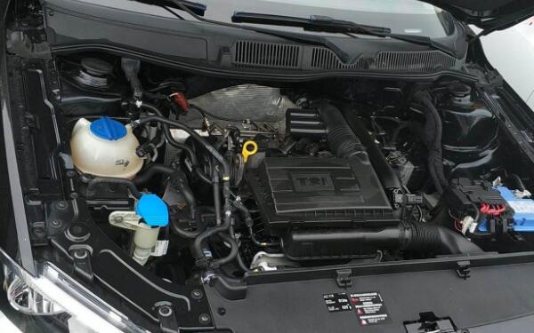 與發動機基本信息有關 發動機型號是什么	