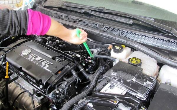 保持發動機內部潔凈 發動機清洗劑是什么
