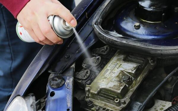 保持發動機內部潔凈 發動機清洗劑是什么