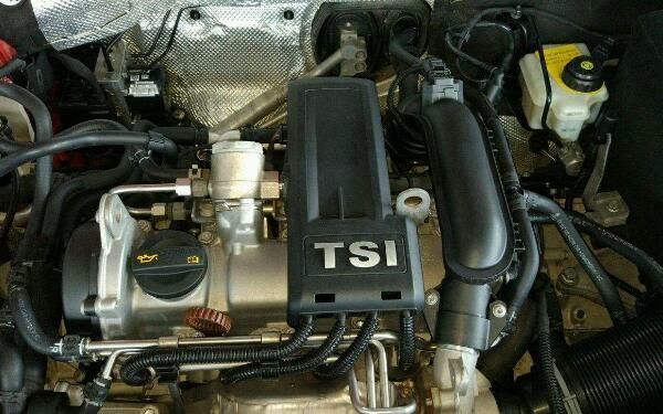 發動機燒機油是什么 如何判斷是否燒機油