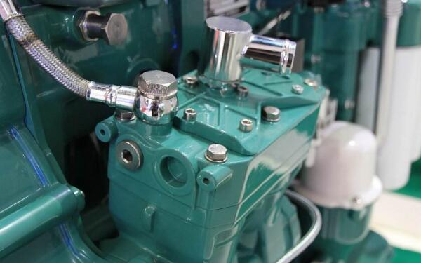 制造源自一汽錫柴 奧威發動機是什么