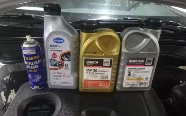 自動變速箱油多久更換一次 可以參考保養手冊