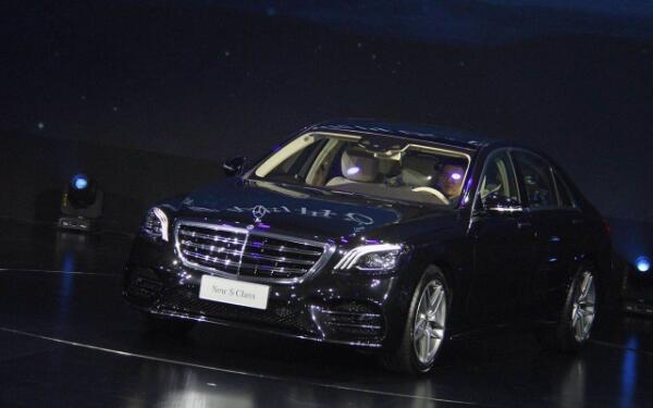 奔馳車標多少錢一個 奔馳立標和大標有什么區別