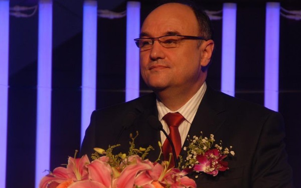 穆懿夫是誰 東風雪鐵龍總經理