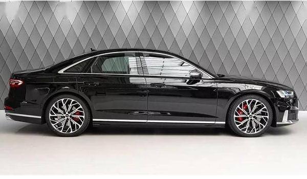 全新奧迪S8L正式上市,百公里加速成績可達到4秒